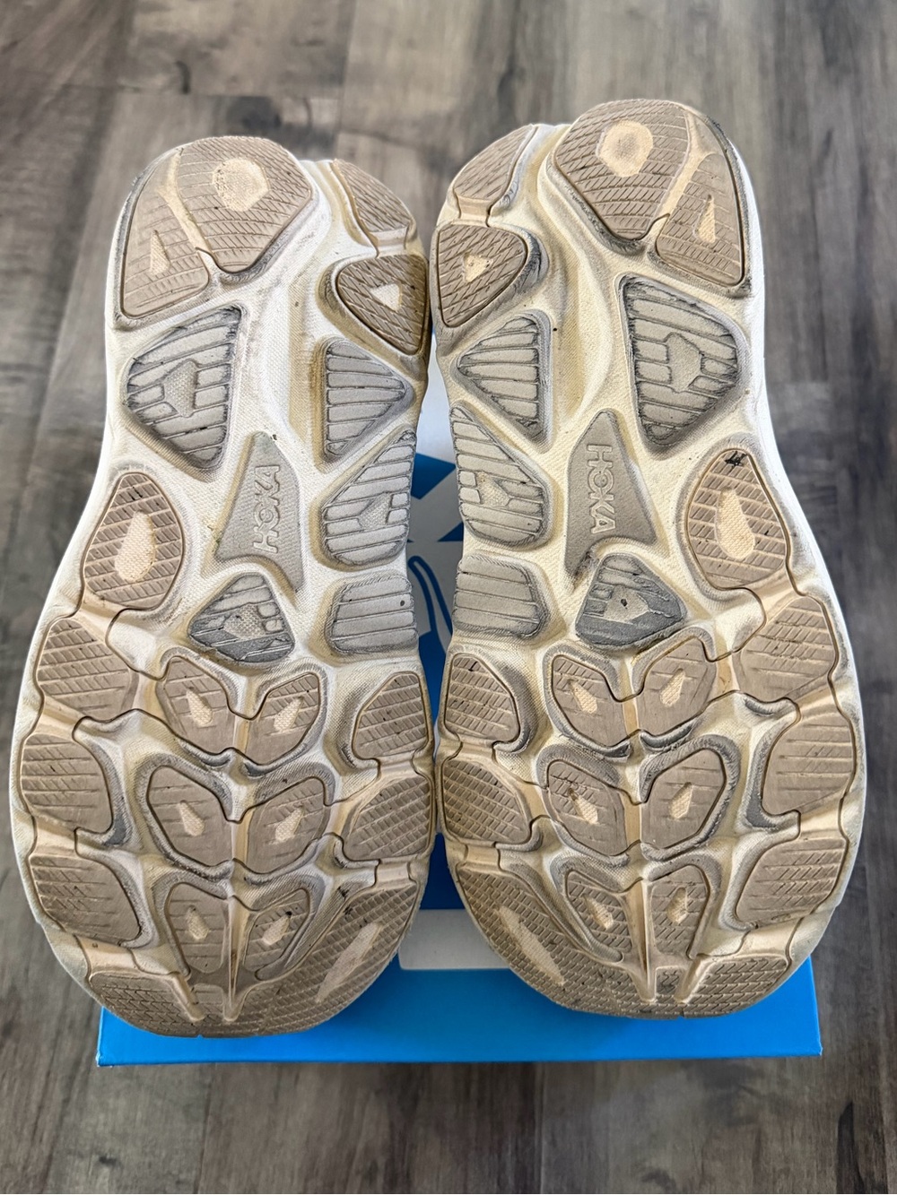 Hoka Women's Beige/Cream Vanilla Clifton 10 WIDE - Picture 4 of 6